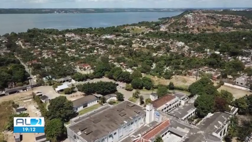 Imóveis da nova área de monitoramento devido ao afundamento do solo em Maceió — Foto: Reprodução/TV Gazeta