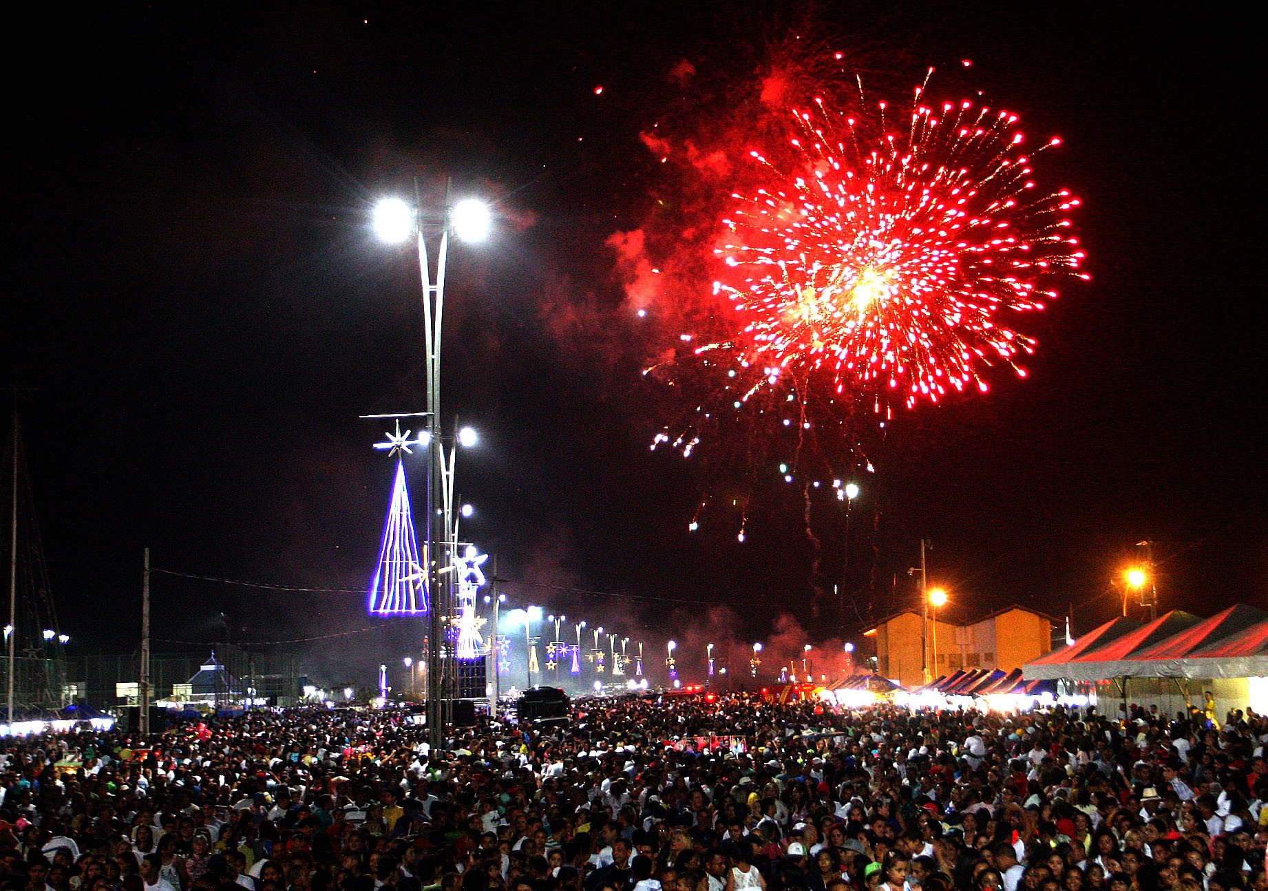 Beach and boats at Cotijuba, Pará