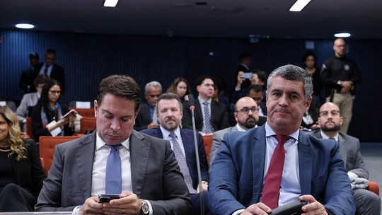 Após interrogar Cid, Moraes chama Ramagem para depoimento - Delegado da PF e ex-diretor da Abin será ouvido como réu no inquérito sobre tentativa de golpe de Estado. Ex-ajudante de ordens de Bolsonaro, Mauro Cid foi o primeiro a prestar depoimento.
