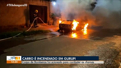 Suspeito ateia fogo em carro de homem que ajudou sua ex-companheira com mudança