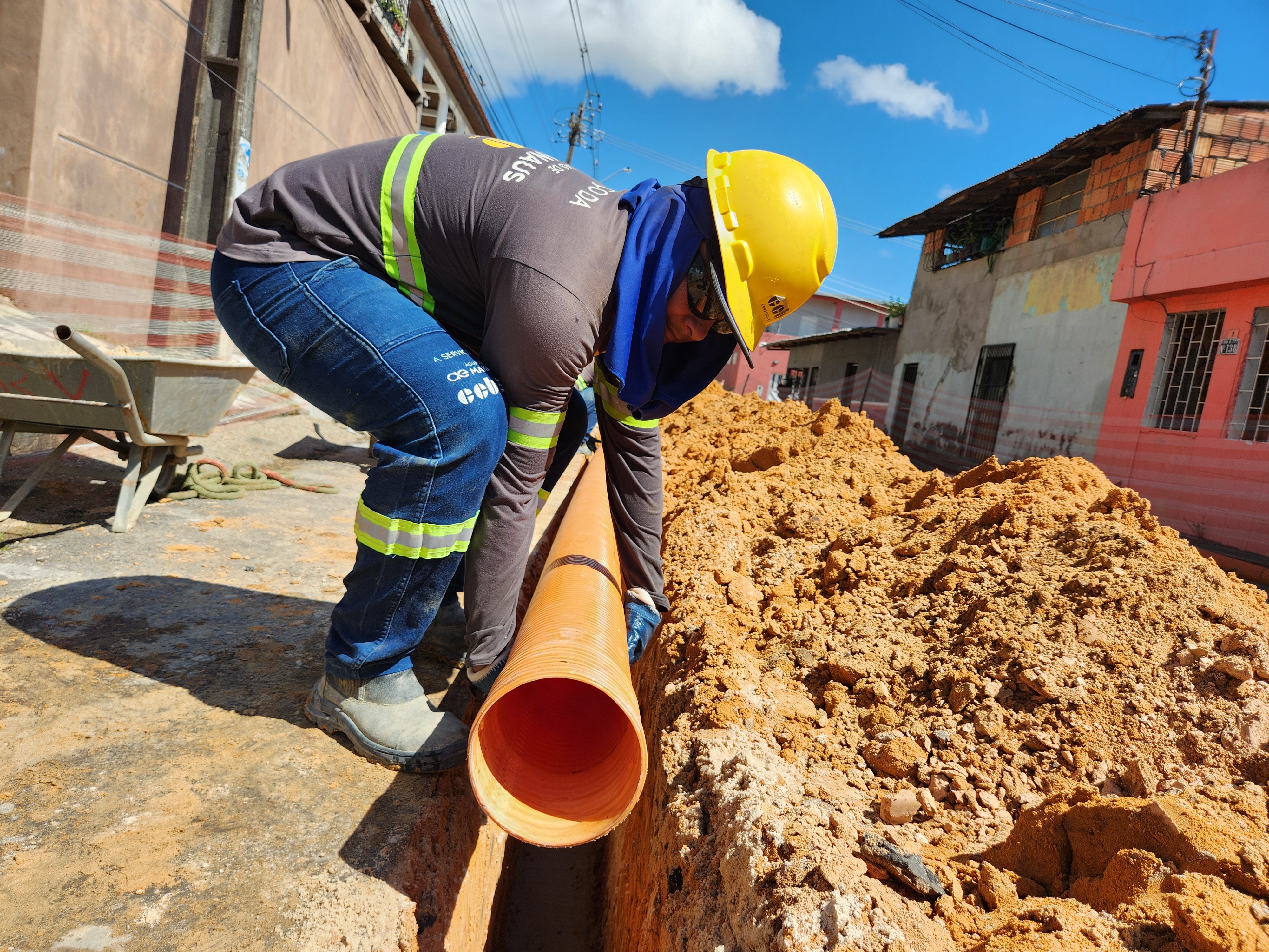 Sete bairros de Manaus recebem obras de esgotamento sanitário; veja lista