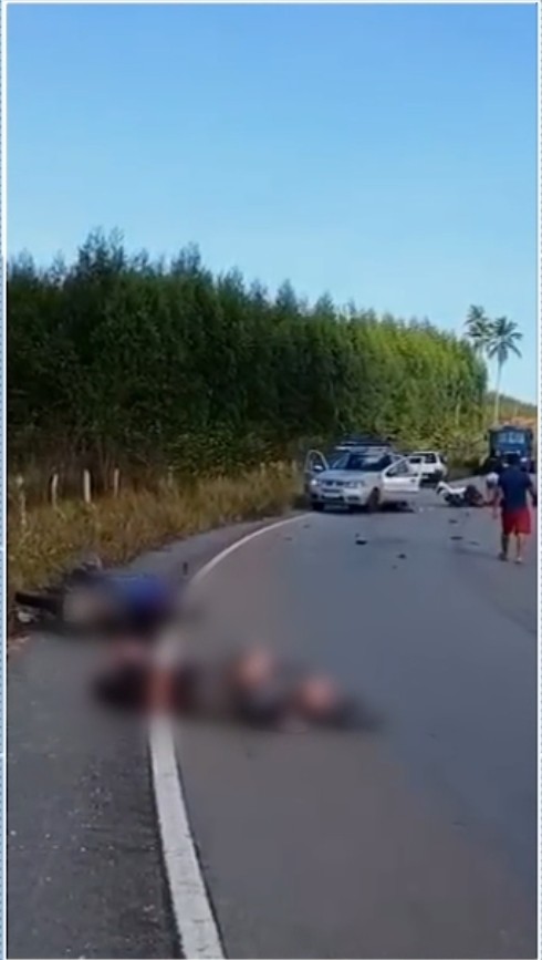 Acidente seguido de atropelamento deixa uma pessoa morta e duas feridas em Porto de Pedras