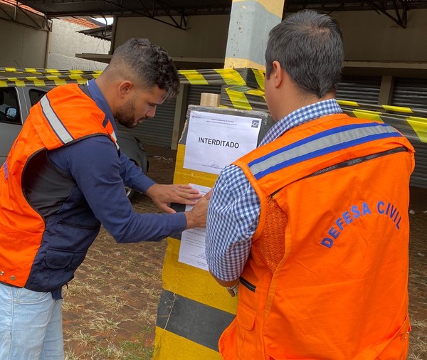 Estacionamento é interditado no Centro de Ituiutaba — Foto: Corpo de Bombeiros