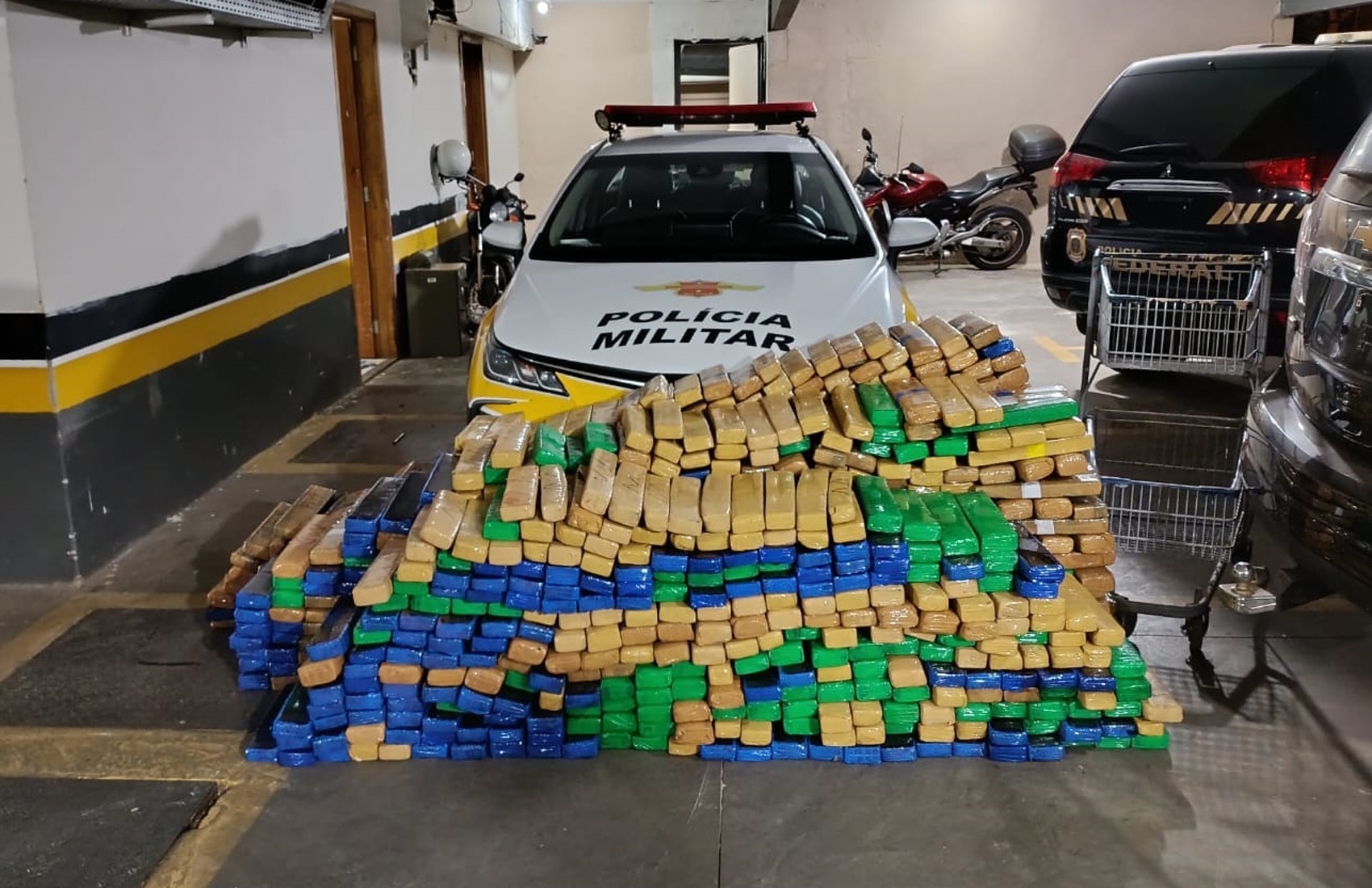 Motorista é preso com uma tonelada de maconha dentro de carro clonado em Jaboticabal, SP