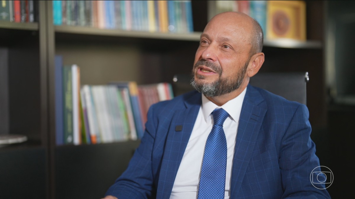 Presidente do INSS tira dúvidas sobre a fraude na aposentadoria