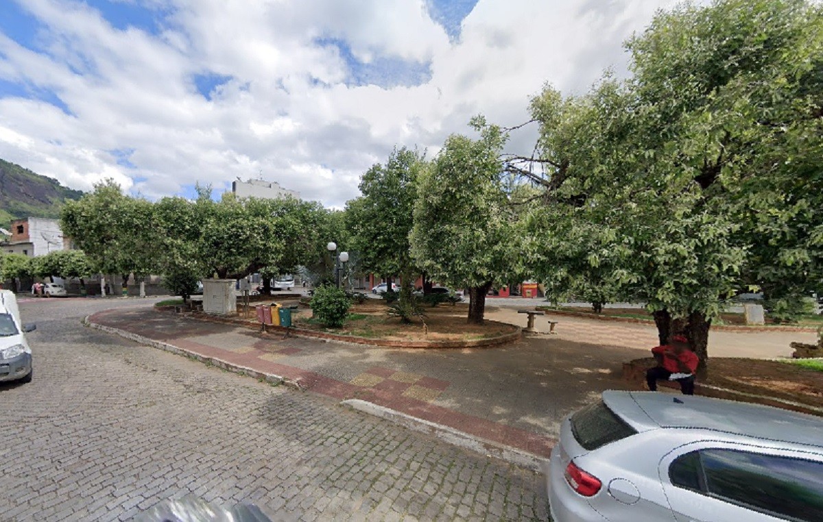 Idoso é morto dentro de casa com golpes de madeira e facadas em Leopoldina