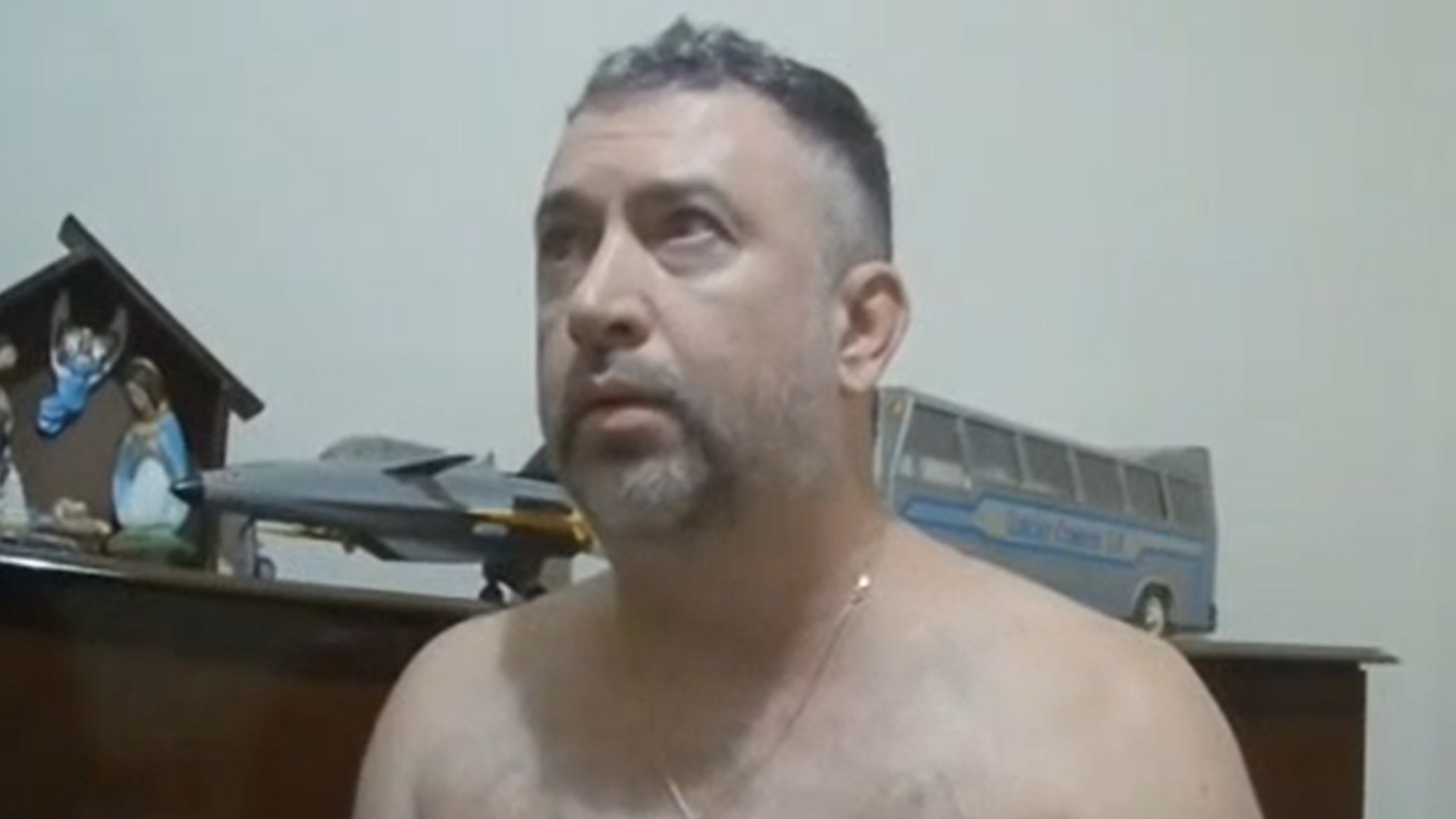 Câmera de policial registra prisão em ação