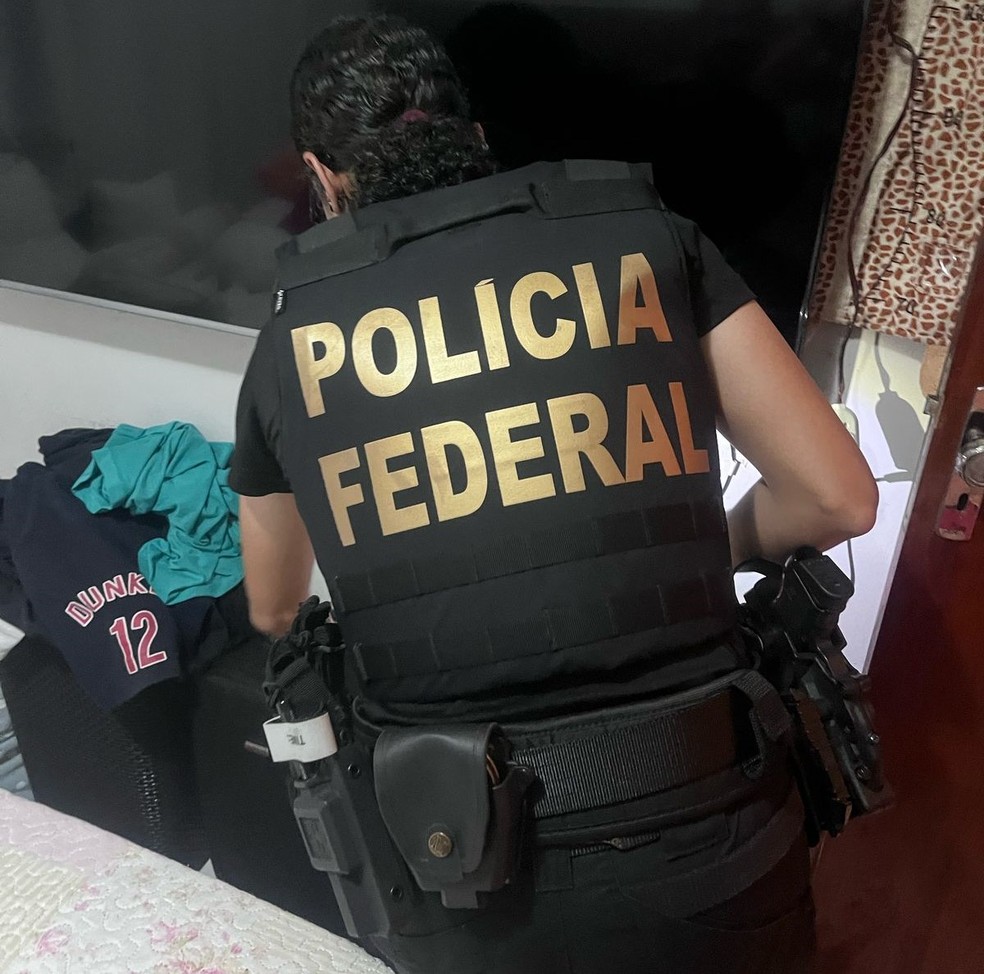 PF cumpre mandados de busca e apreensão no MA durante operação de combate a crimes sexuais cibernéticos contra crianças e adolescentes — Foto: Divulgação/Polícia Federal