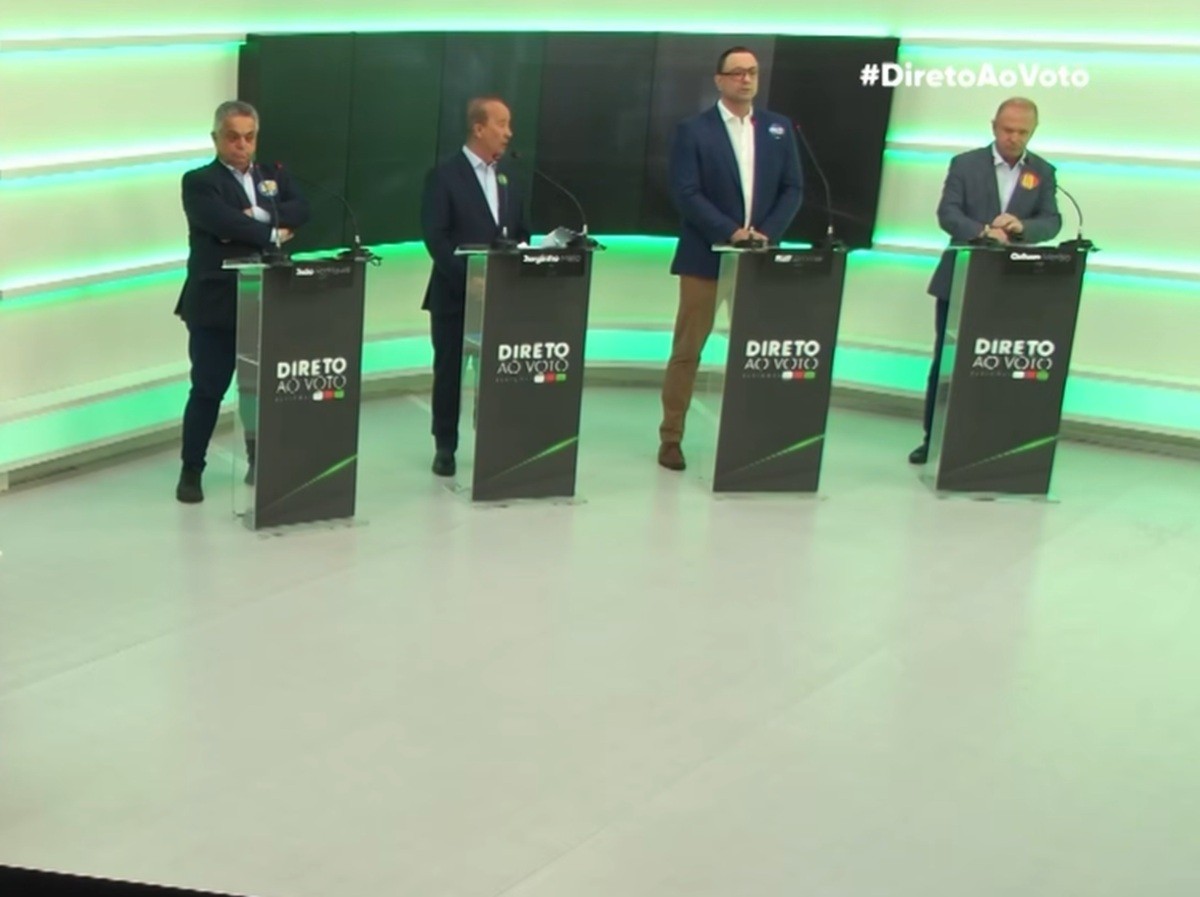 Candidatos ao governo de SC discutem propostas em debate em Florianópolis