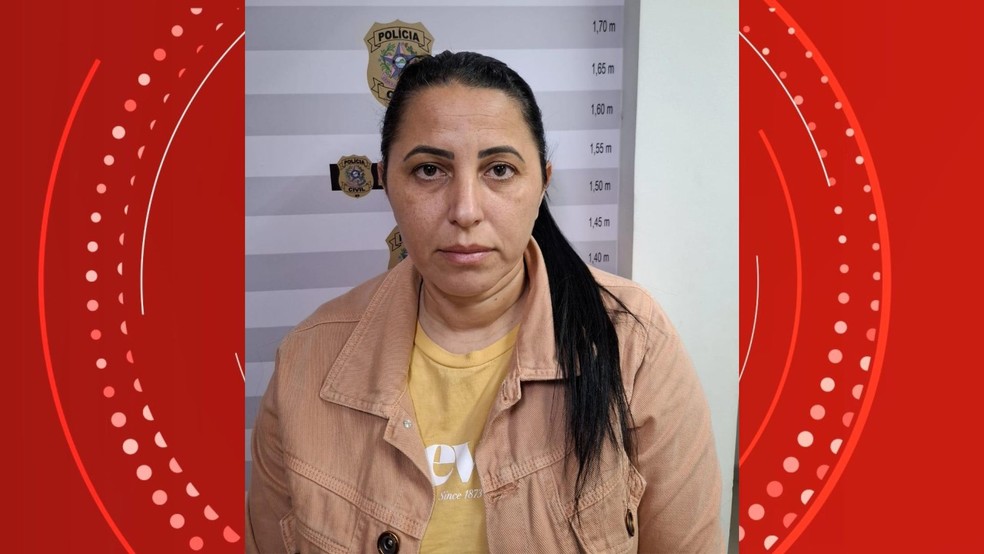 Sandra Helena de Souza, de 45 anos, presa por falsificar boletos — Foto: Divulgação Polícia Civil