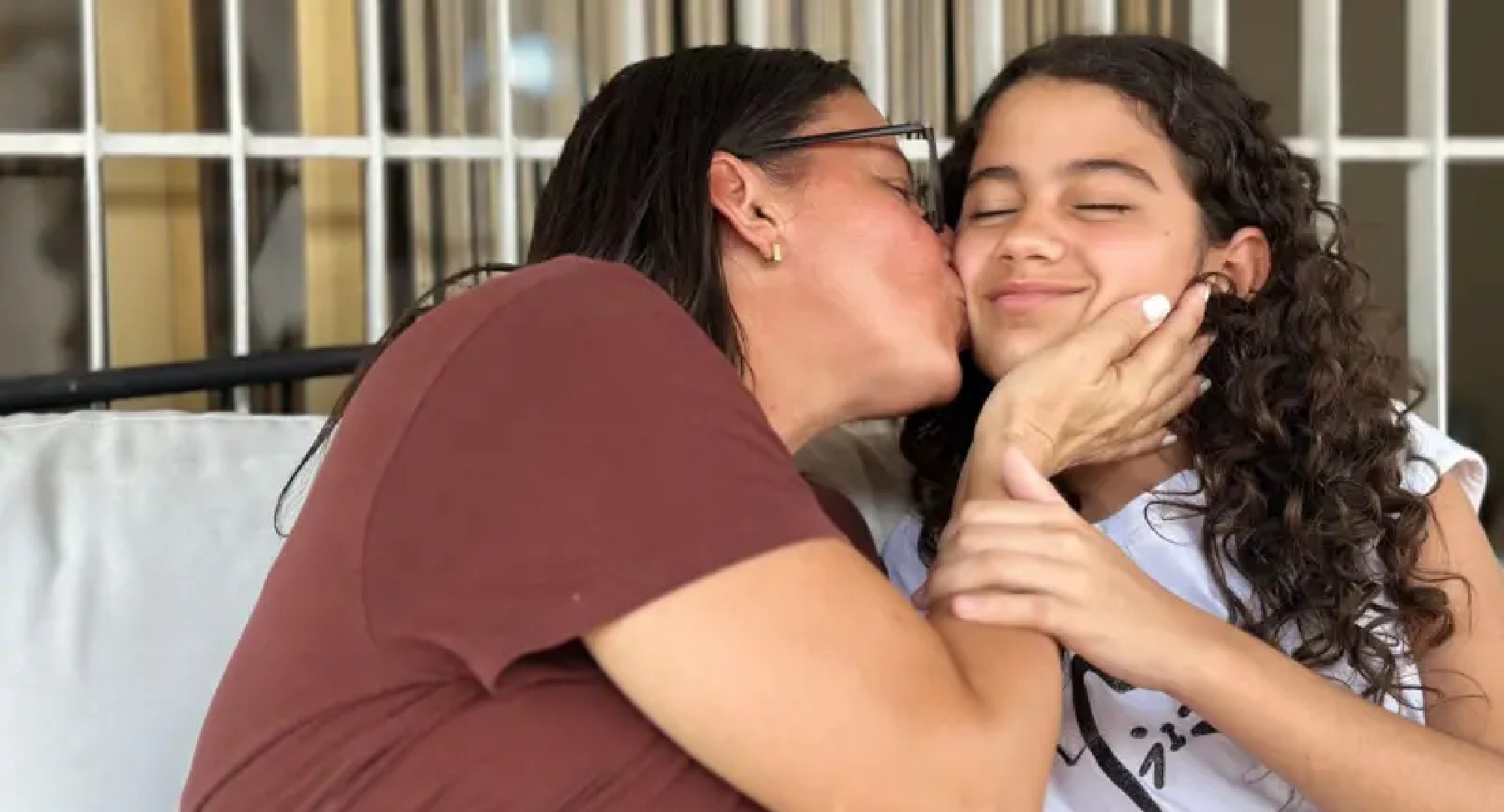 'Com ketchup e queijo': menina conta como sobreviveu por 32h à espera de resgate após terremotos na Venezuela