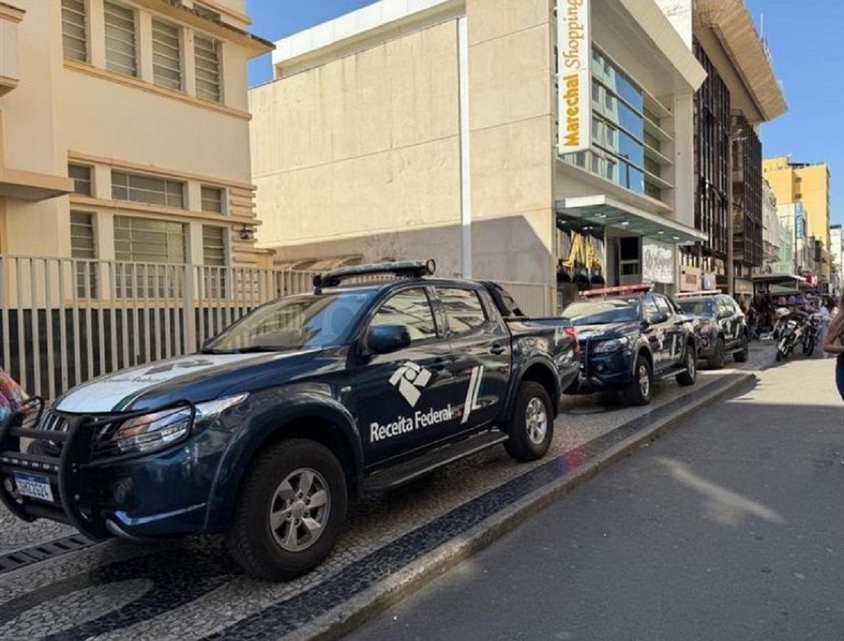 Cigarros eletrônicos, celulares e acessórios: cerca de R$ 1 milhão em mercadorias ilegais é apreendido em Juiz de Fora