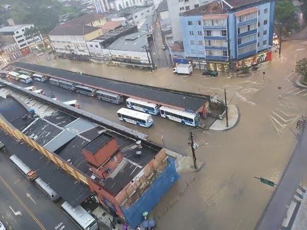 Rodovia Fernão Dias é interditada nesta tarde devido queda de barreira em  Brumadinho - REVISTA DO ÔNIBUS