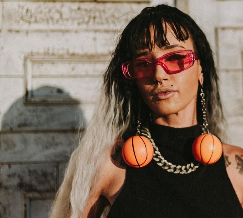 Laysa foi vencedora da 'Batalha Vai Ser Rimando', promovida pelo cantor e compositor Emicida — Foto: Reprodução