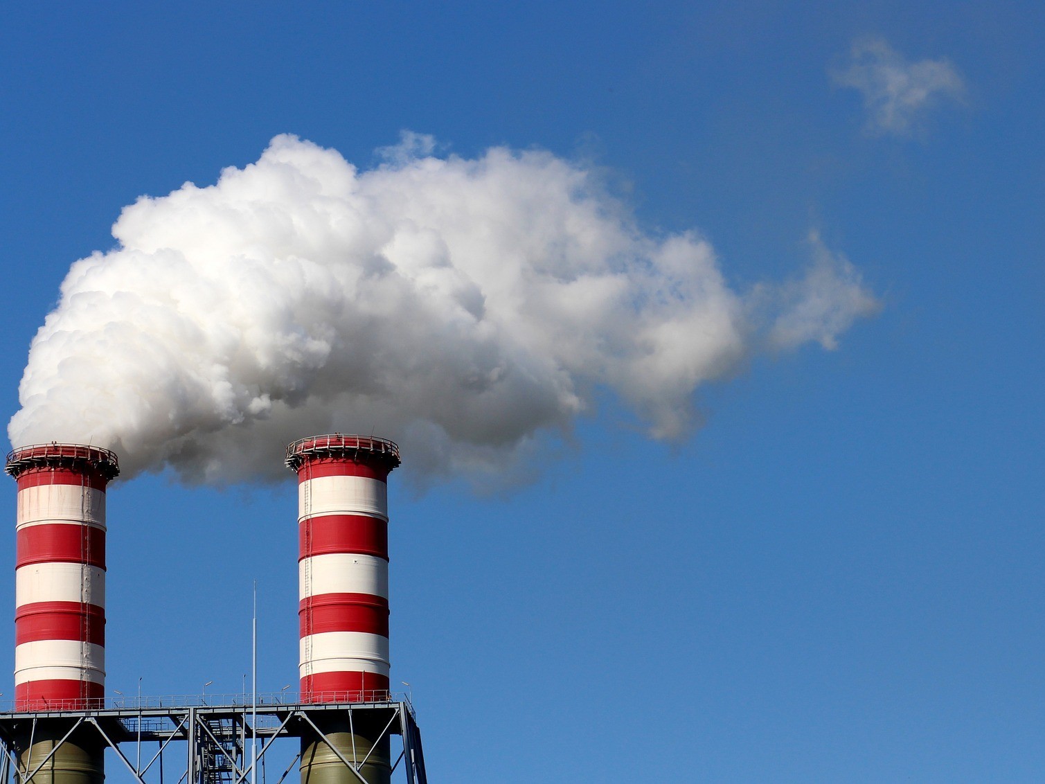 Às vésperas da COP31, novas metas climáticas preveem corte de apenas 6% das emissões até 2035