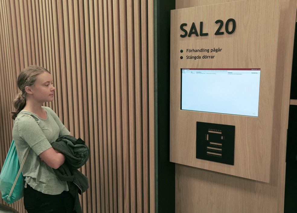  Ativista climática Greta Thunberg comparece em tribunal de Malmo, na Suécia, em 24 de julhoa de 2023 — Foto: TT News Agency/Andreas Hillergren/via REUTERS