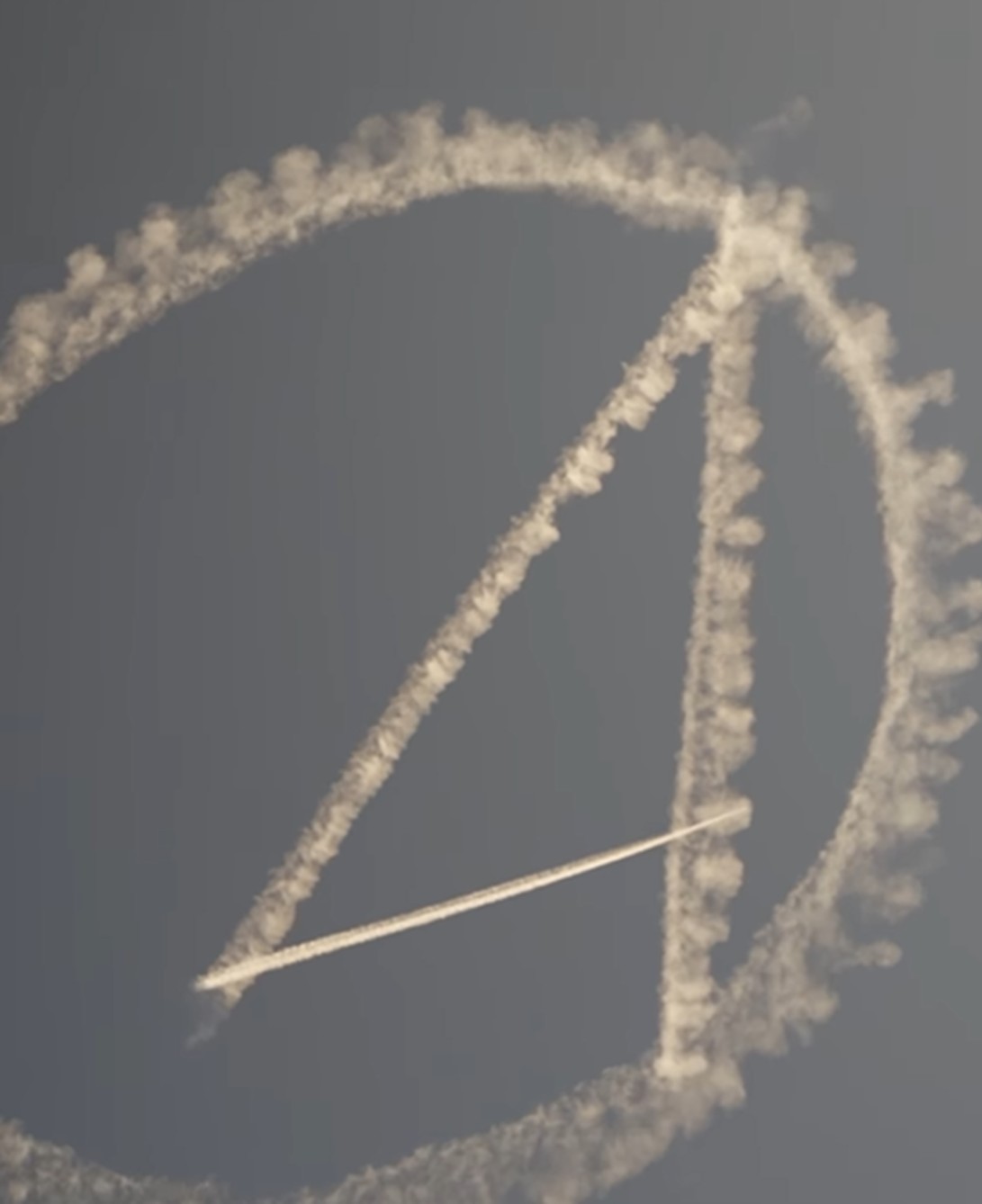 É #FAKE que nuvens circulares no céu dos EUA sejam sinal extraterrestre; trata-se de ação promocional para filme 'Quarteto Fantástico'