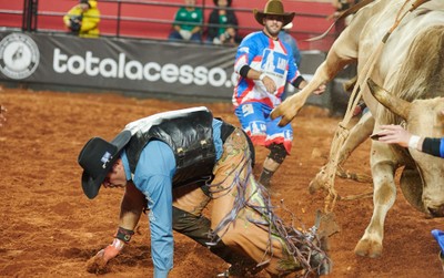 Peão de Congonhal, MG, é campeão brasileiro da montaria em touros pela Liga  Nacional de Rodeio, Festa do Peão de Barretos 2023
