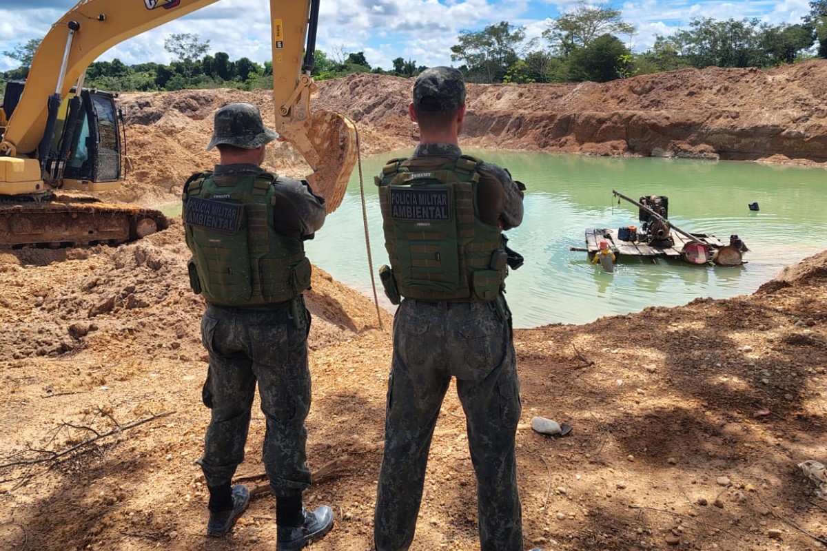 Garimpo ilegal é desativado e maquinários são apreendidos em operação ambiental em MT 