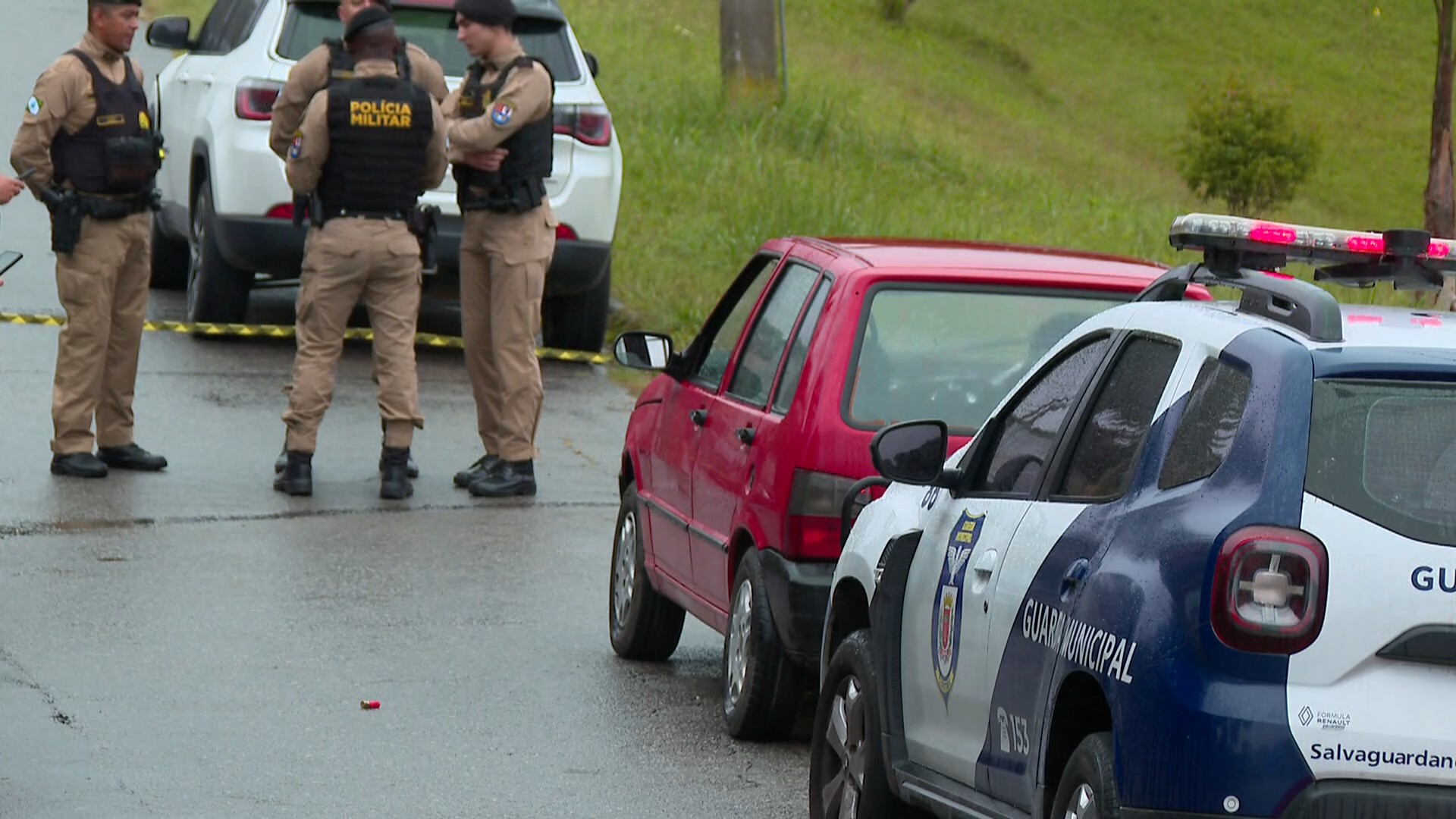 Homem é assassinado a tiros, na frente de crianças, enquanto deixava filho na creche, em Curitiba