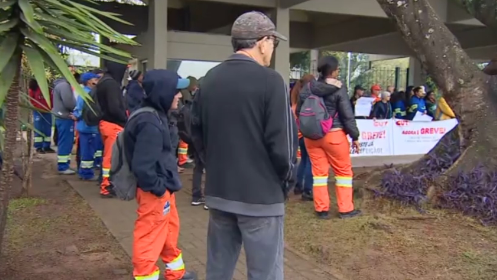 Greve da Urbam chega ao segundo dia em São José dos Campos