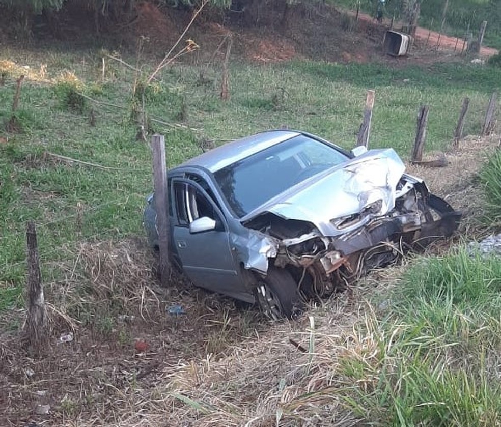 Motociclista fica ferido gravemente ao chocar-se contra caminhão na Castelo  Branco - Barueri na Rede