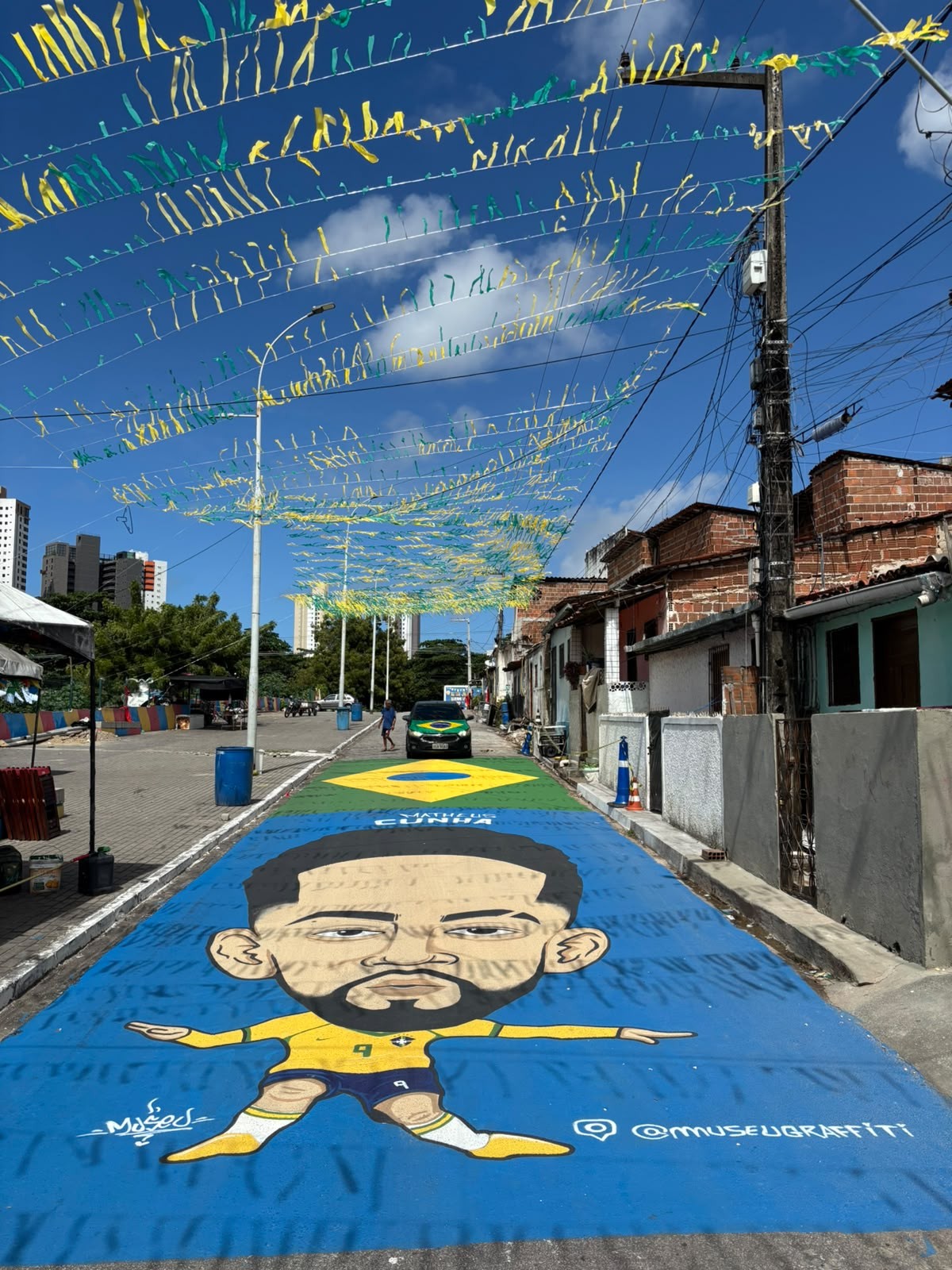 Grafite gigante homenageia Matheus Cunha em João Pessoa e recebe elogio do jogador: ‘Orgulho’