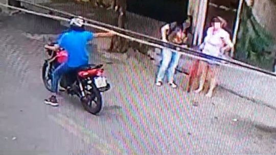 Assaltante atira em mãe e filha em Fortaleza; imagem é forte - Foto: (Reprodução)