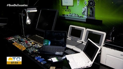 Projeto leva ônibus para arrecadação de lixos eletrônicos e conta história dos resíduos