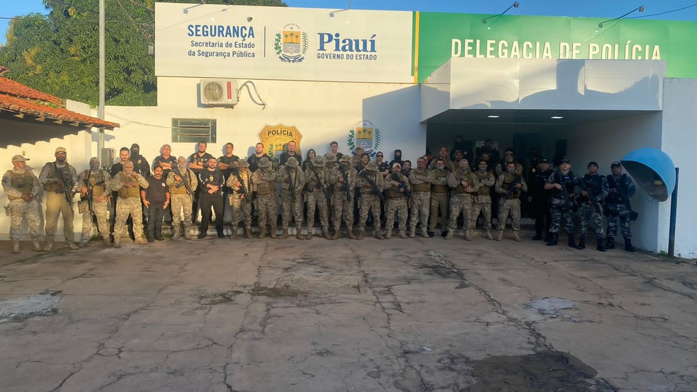 Polícia cumpre mandados e prende suspeitos de roubo e tráfico de drogas durante operação em Luzilândia — Foto: Divulgação