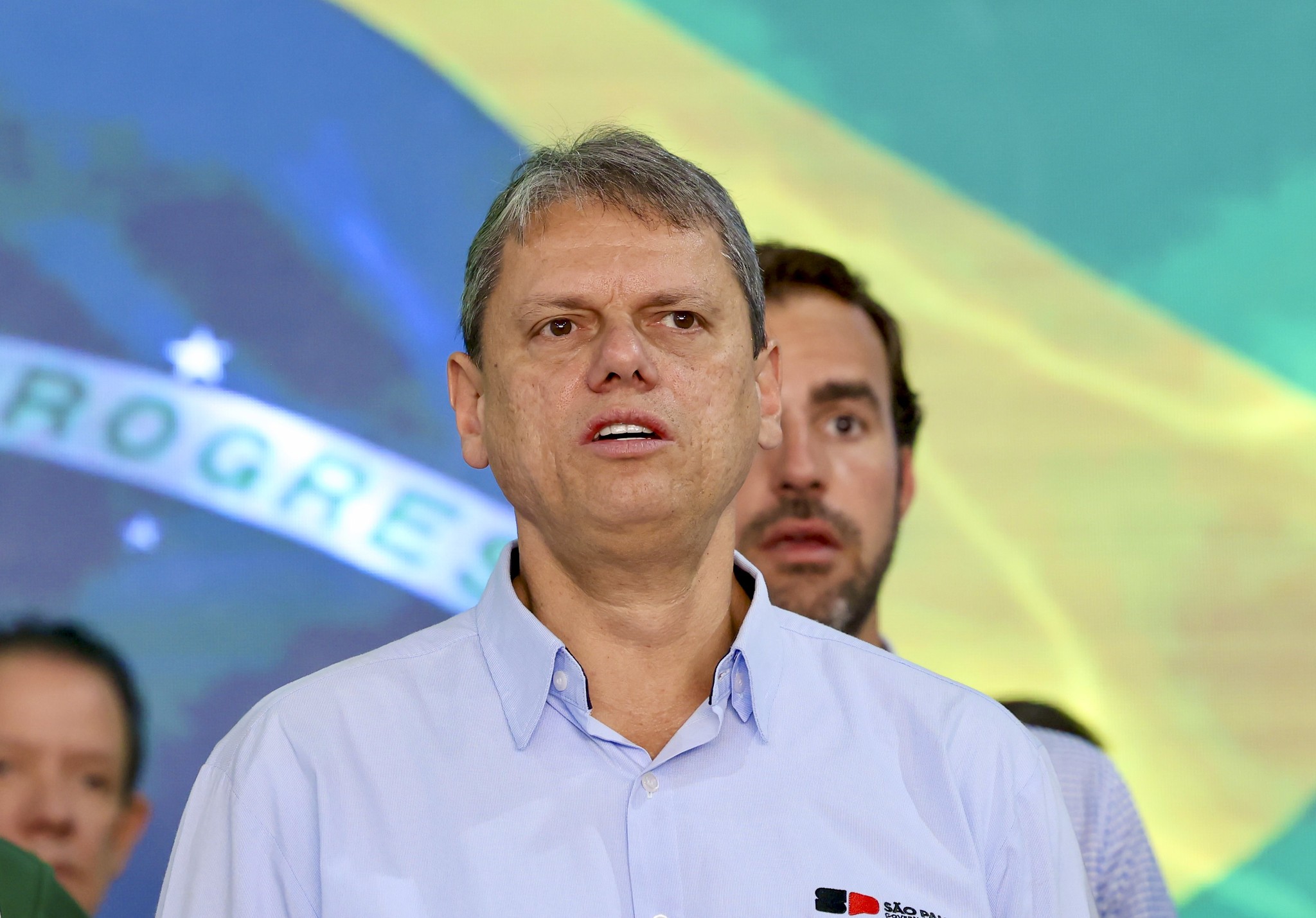 Tarcísio sanciona lei que mantém Hino Nacional obrigatório nas escolas