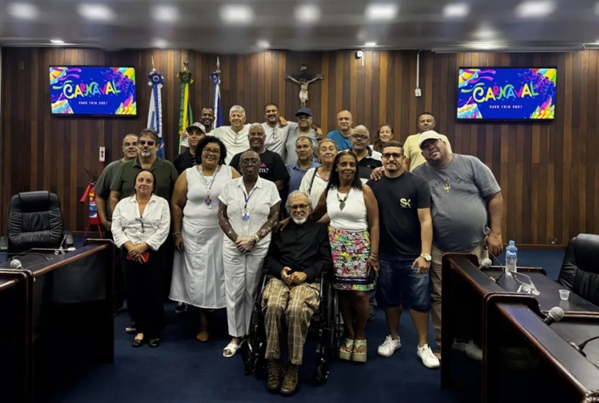 Cabo Frio apresenta projeto para retomada dos desfiles das escolas de samba em 2027