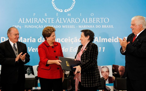 Ex-aluna de Maria da Conceição Tavares, Dilma lamenta morte: ‘minha companheira de lutas e sonhos’