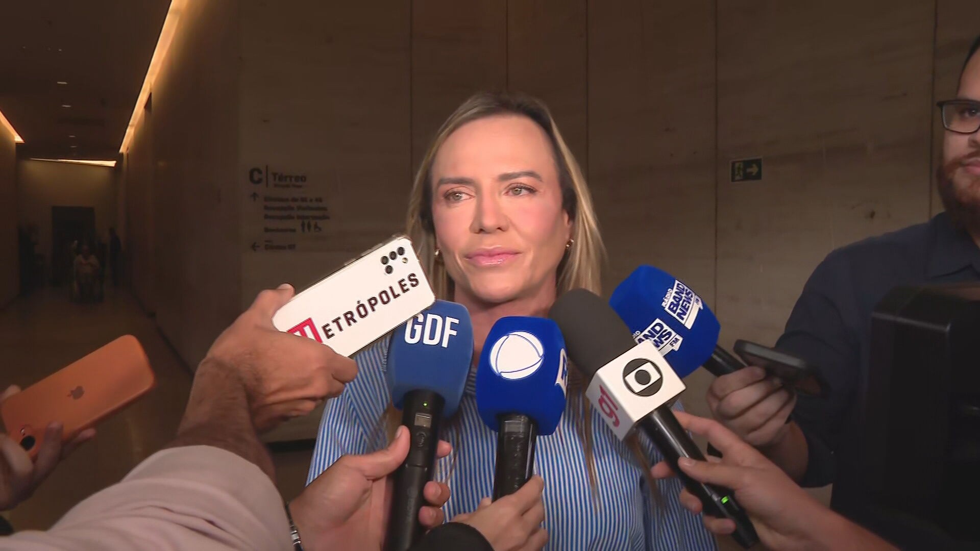 Governadora Celina Leão recebe alta no DF e vai a evento do governo