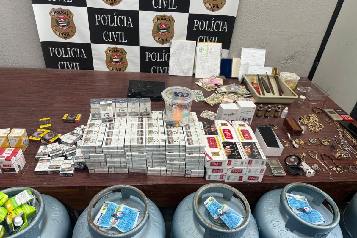 Polícia flagra receptador de joias roubadas e apreende carga ilegal no litoral de SP; dois são presos