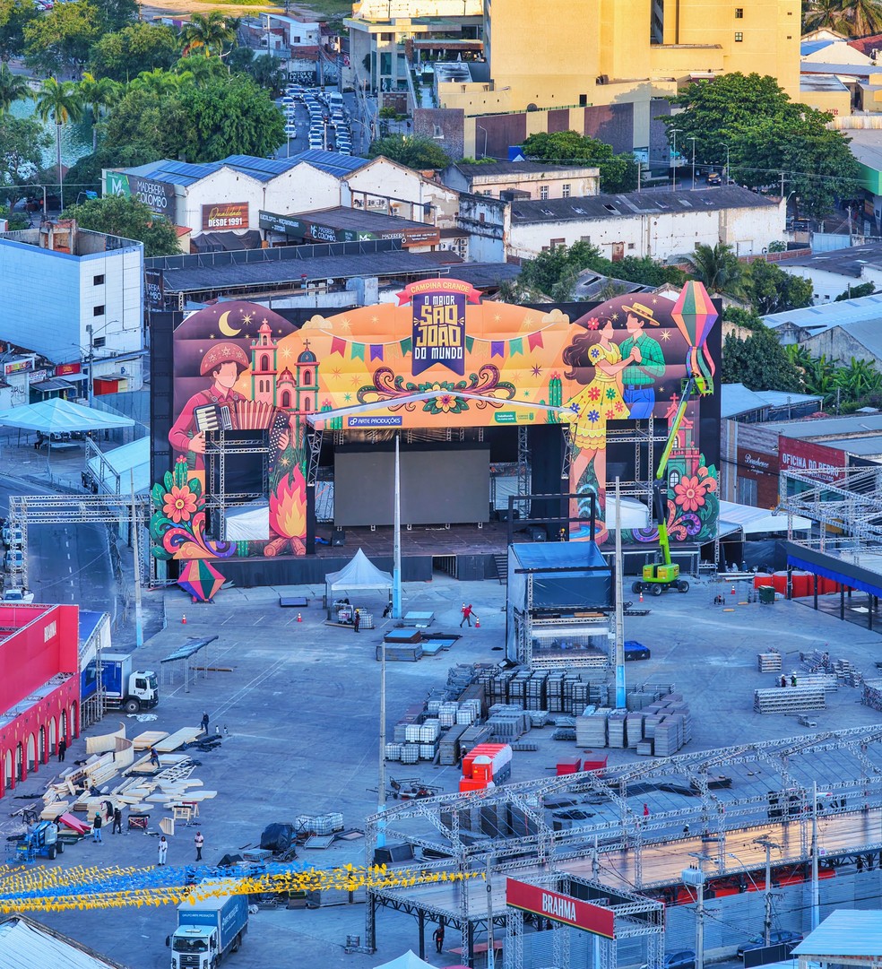 Palco principal do Parque do Povo durante montagem para o S�o Jo�o 2026 de Campina Grande � Foto: Divulga��o/Arte Produ��es