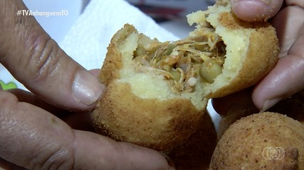 Aprenda receita de coxinha com massa de mandioca recheado com galinha caipira