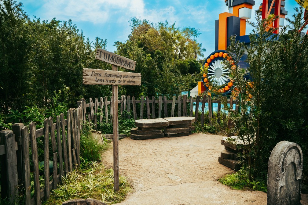 Beto Carrero inaugura &aacute;rea para fumantes com tema de cemit&eacute;rio &mdash; Foto: Beto Carreiro/Divulga&ccedil;&atilde;o