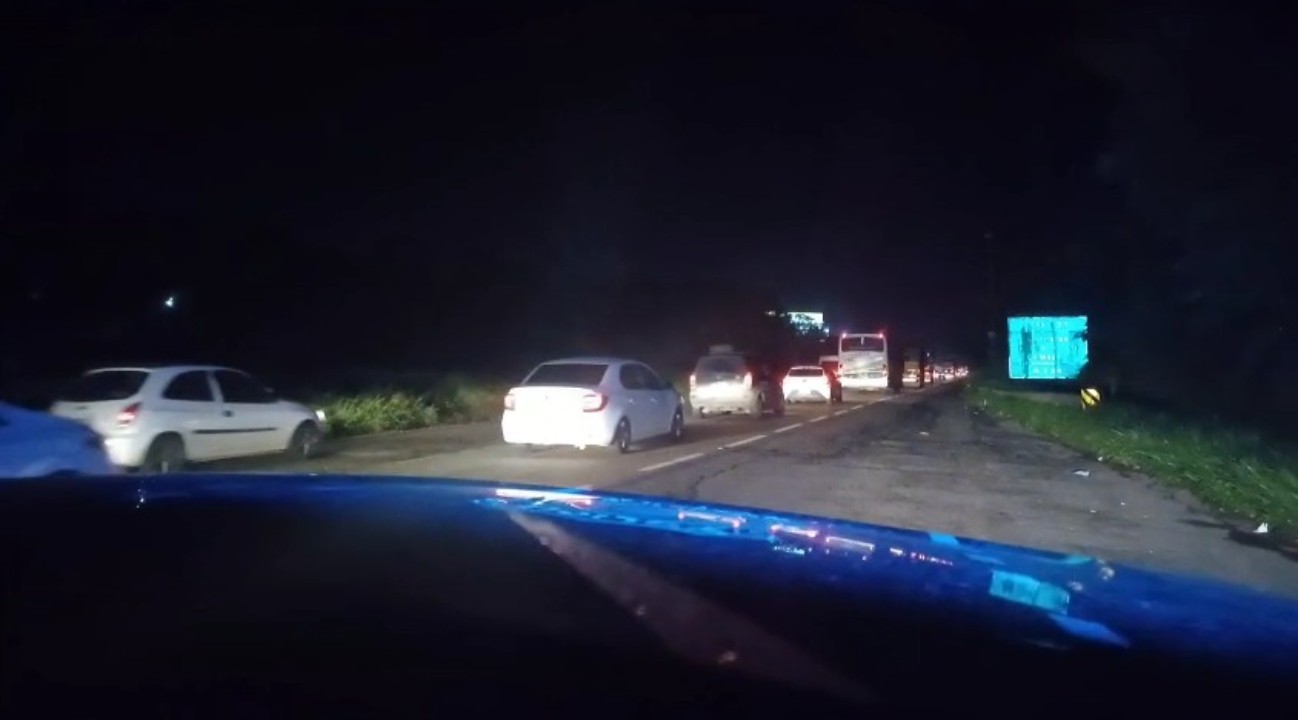 Movimento de veículos na BR-324 é intenso às vésperas do São João
