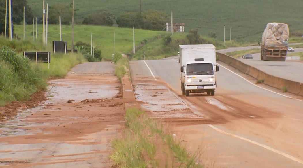 Com ônibus 'repaginados', nova empresa de transporte público tem 1º dia  útil de operação em Varginha, Sul de Minas