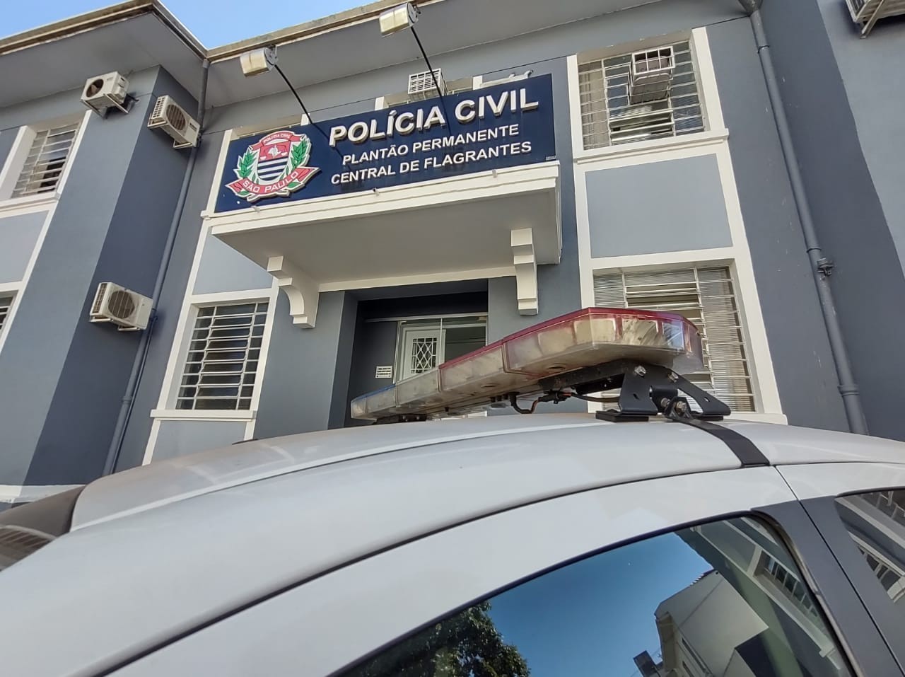 Mulher é presa por embriaguez e desacato após acidente em Presidente Prudente