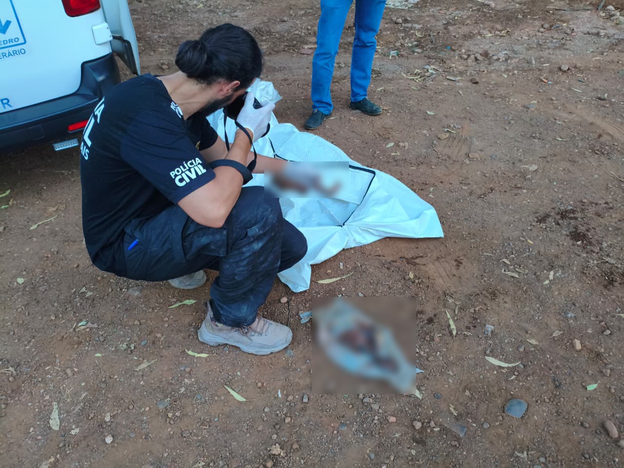 Duas ossadas humanas são encontradas dentro de sacos em rio