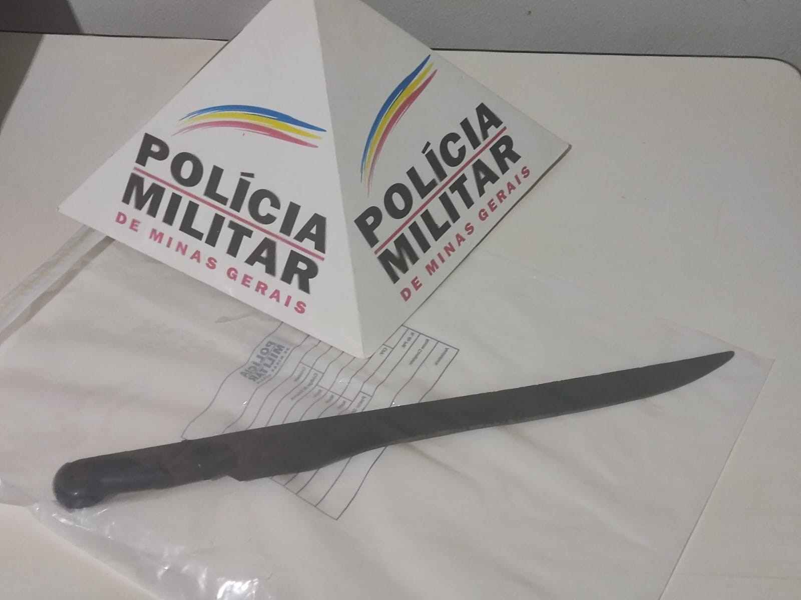 Mulher é socorrida com sangramento intenso na cabeça após ser atacada com um facão pela própria irmã