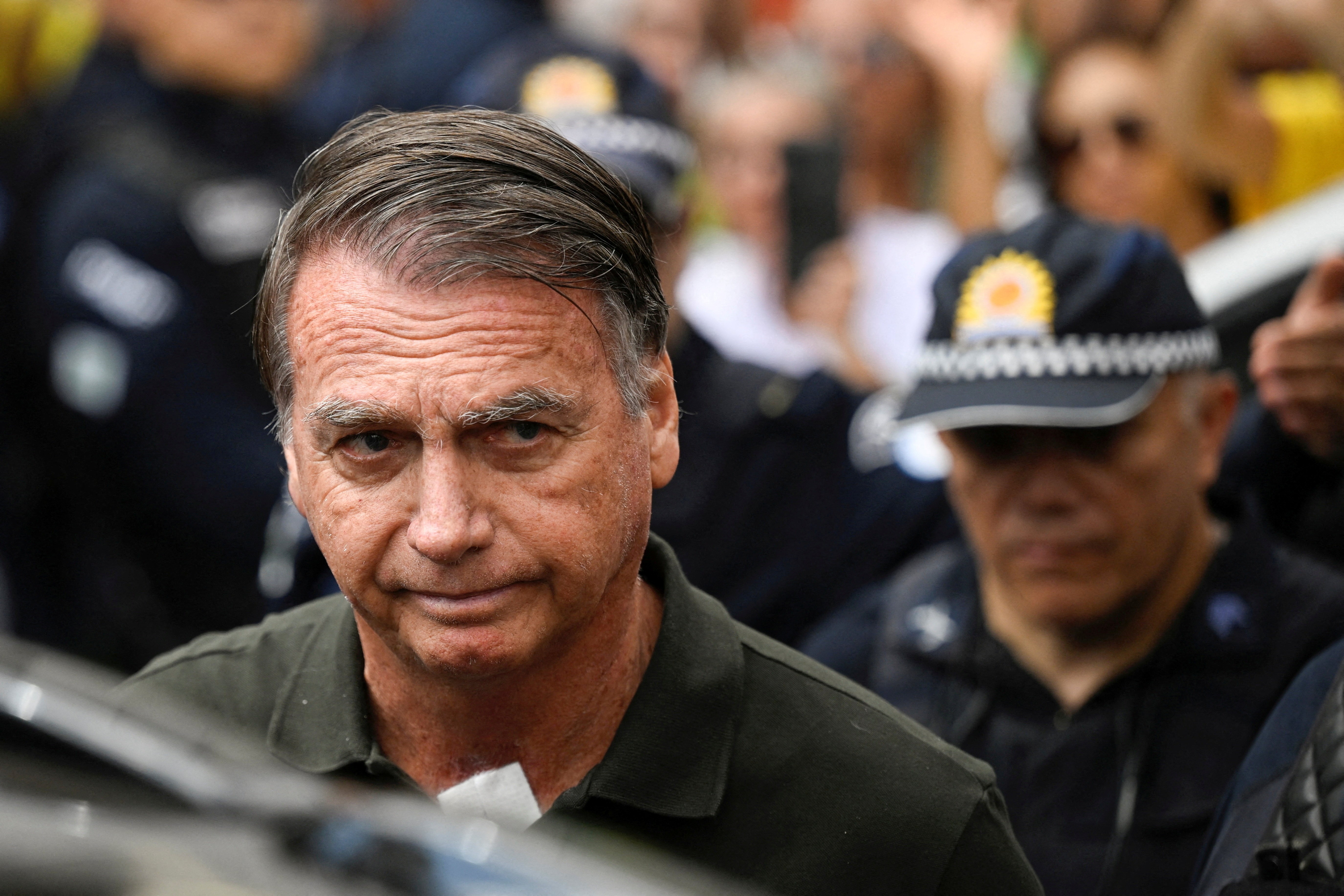 Senadores aliados de Bolsonaro fazem 'visita técnica' à Papuda antes de possível prisão