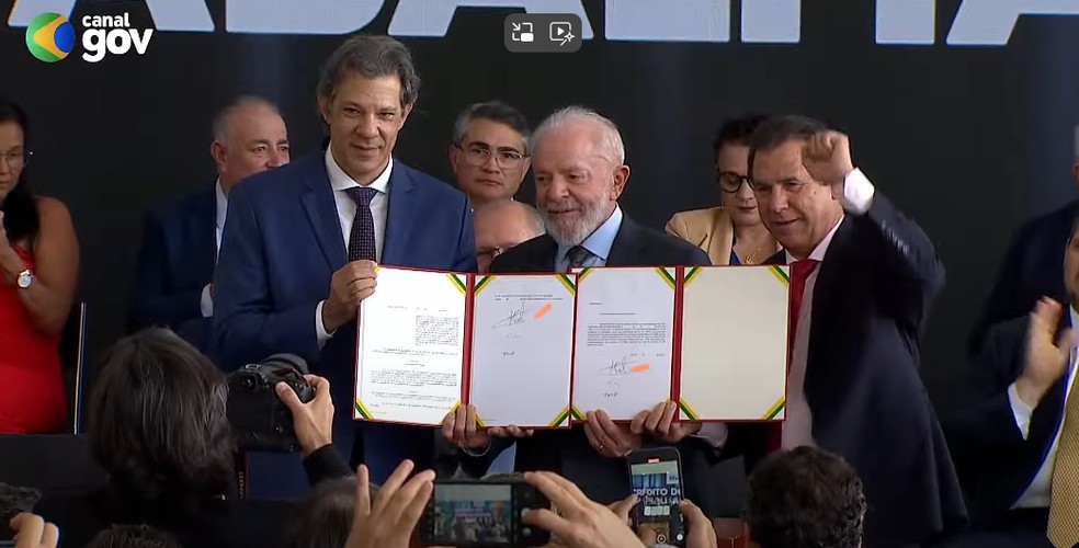 Lula anuncia programa que facilita crédito consignado para trabalhadores do setor privado. — Foto: Reprodução/Canal