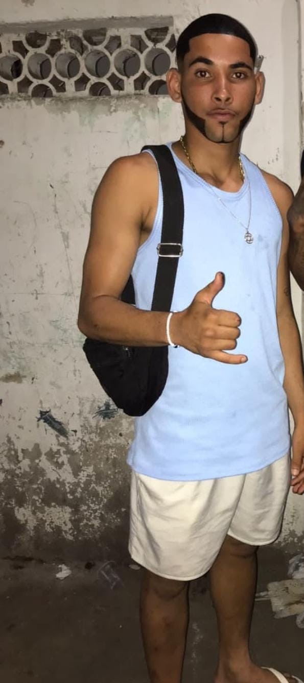 Polícia investiga execução de barbeiro na Maré