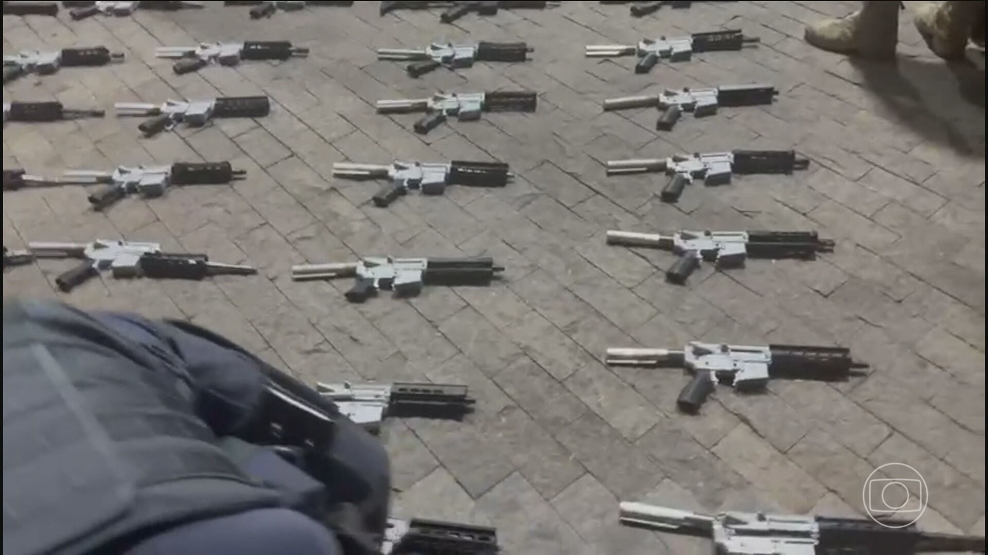 PF prende 7suspeitos de fornecer fuzis para facções do Rio de Janeiro