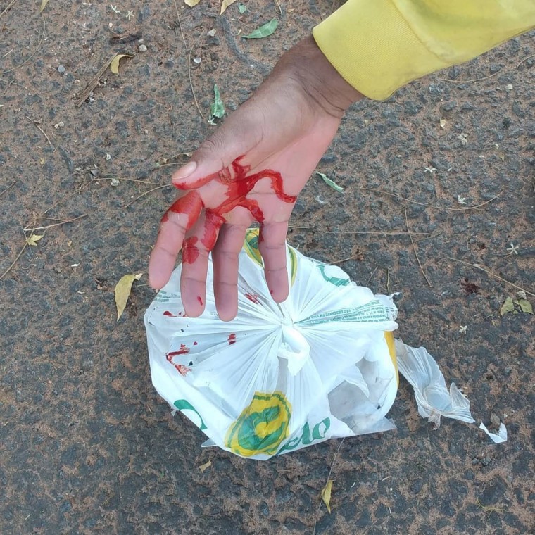 Cortes Na Mao Com Vidro