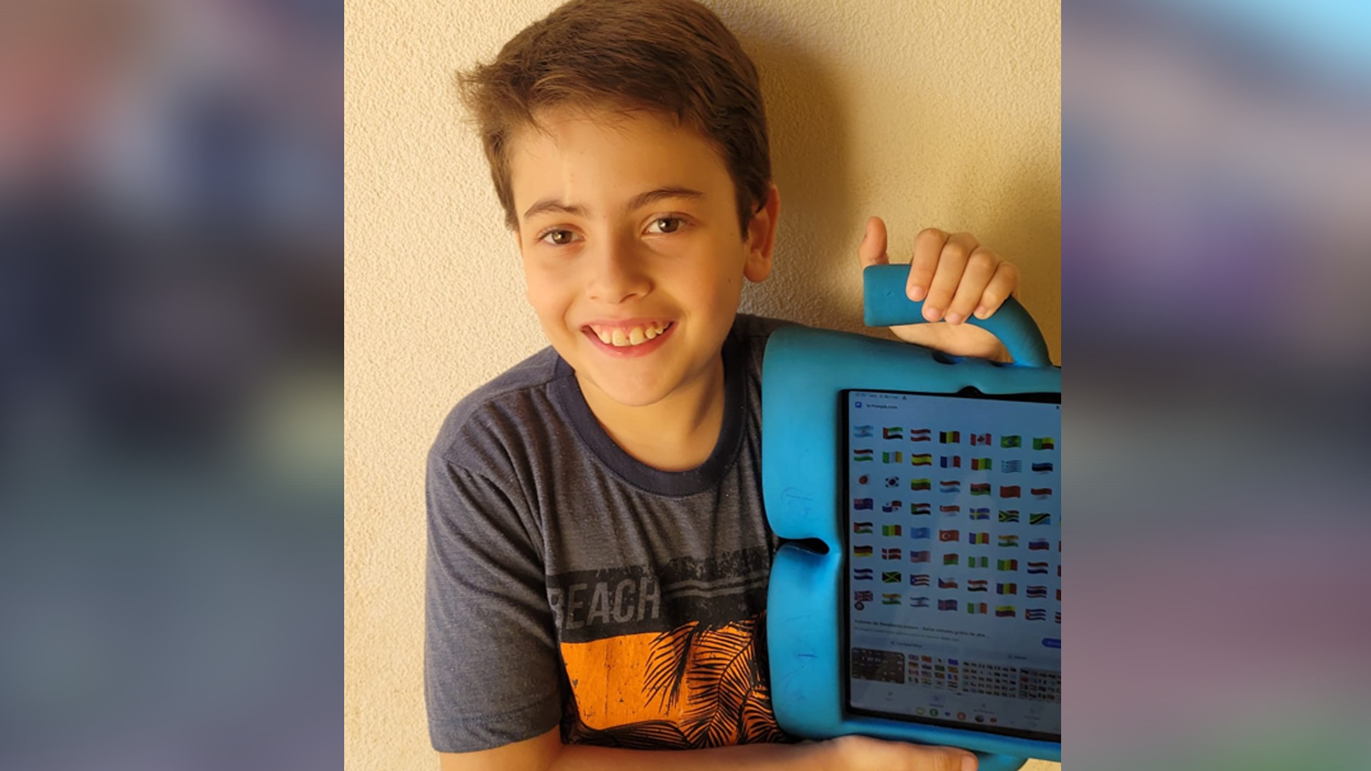 Menino de 8 anos do interior de SP impressiona ao aprender inglês sozinho e decorar bandeiras de países