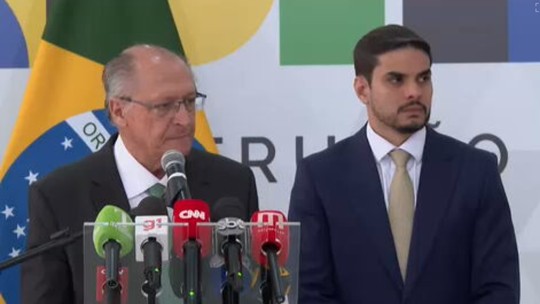 Decreto que regulamenta lei que permite resposta a tarifaço de Trump deve sair nos próximos dias, diz Alckmin - Lei servirá de base para resposta do governo brasileiro a impostos adicionais sobre exportações brasileiras anunciados pelo presidente norte-americano.